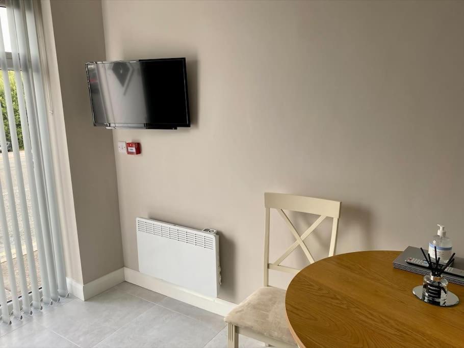 Erne Getaway No.7 Brand New 1 Bed Apartment Enniskillen Exterior foto